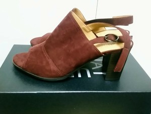 naturalizer burgundy shoes