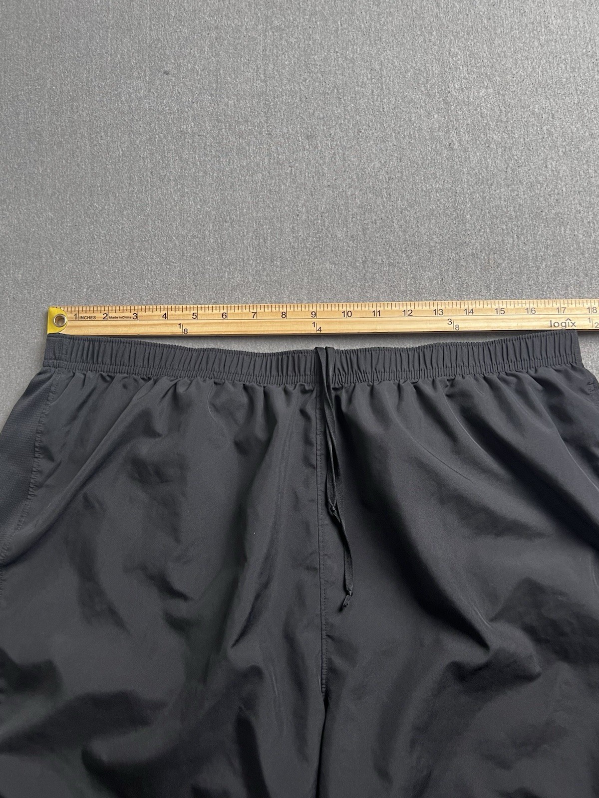 The North Face Shorts Mens XL Black Drawstring Running Hiking Stretch Athletic thumbnail 9