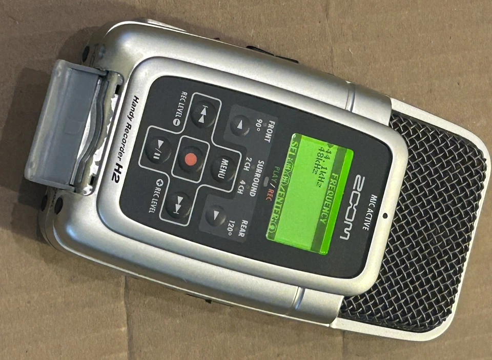 Zoom H2 Handy Recorder Digital MP3 Stereo 4 Kanal Musik Tuner ohne USB Leitung - Bild 3 von 4