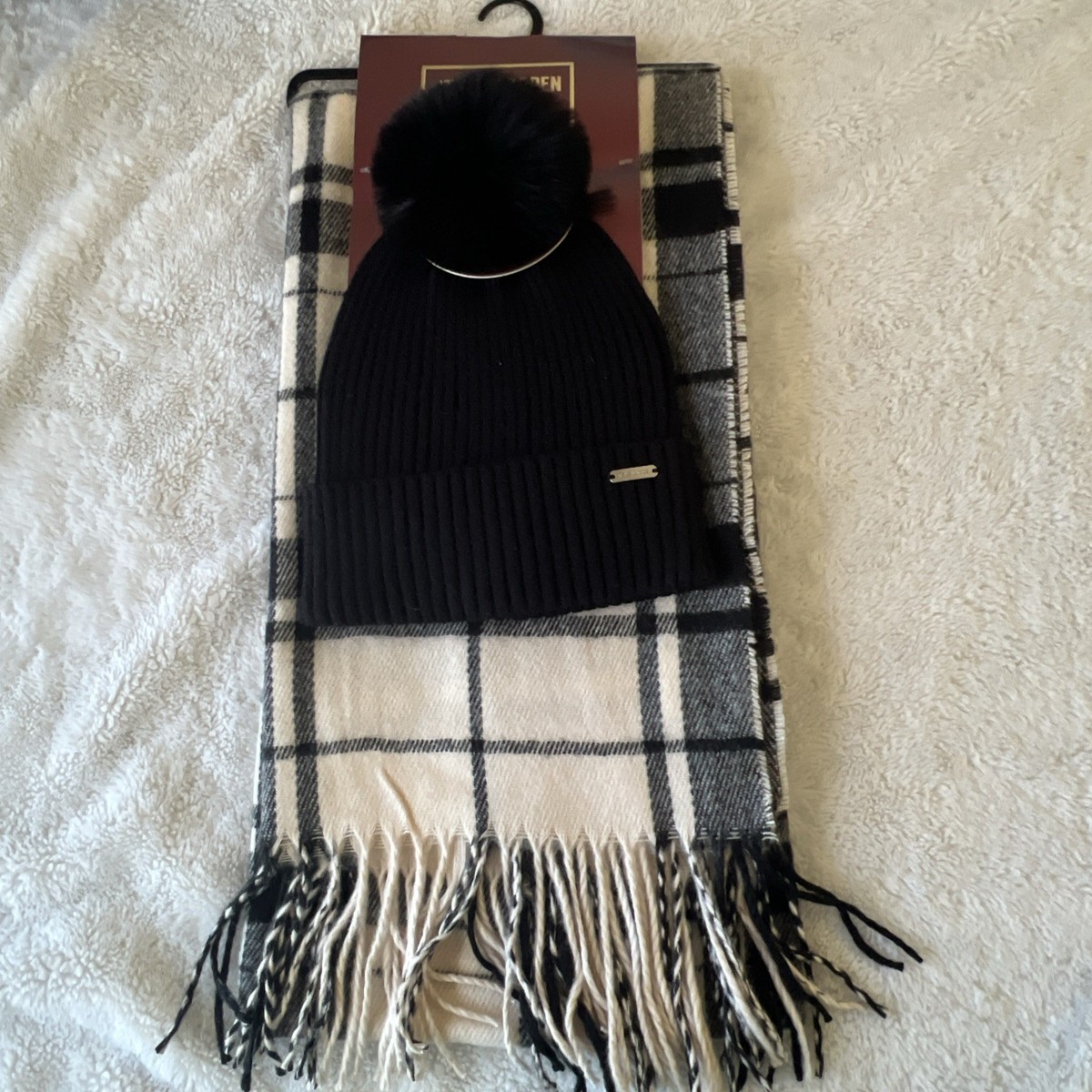 Steve Madden 2-piece Beanie & Scarf Set | eBay display picture 1
