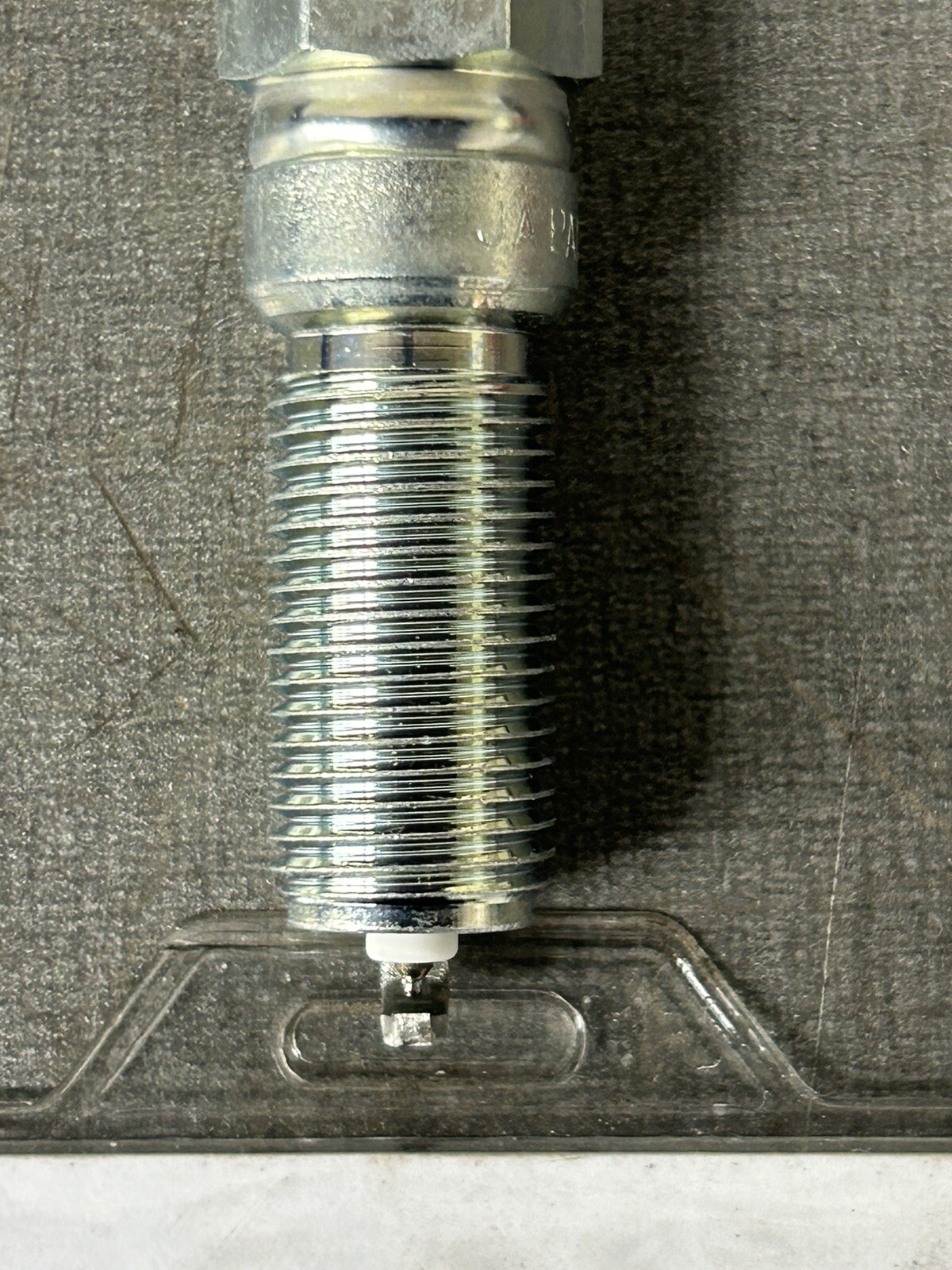 OEM Ford Focus C519 Mk4 Spark Plug 2207424 H6bg-12405-aa for sale 
