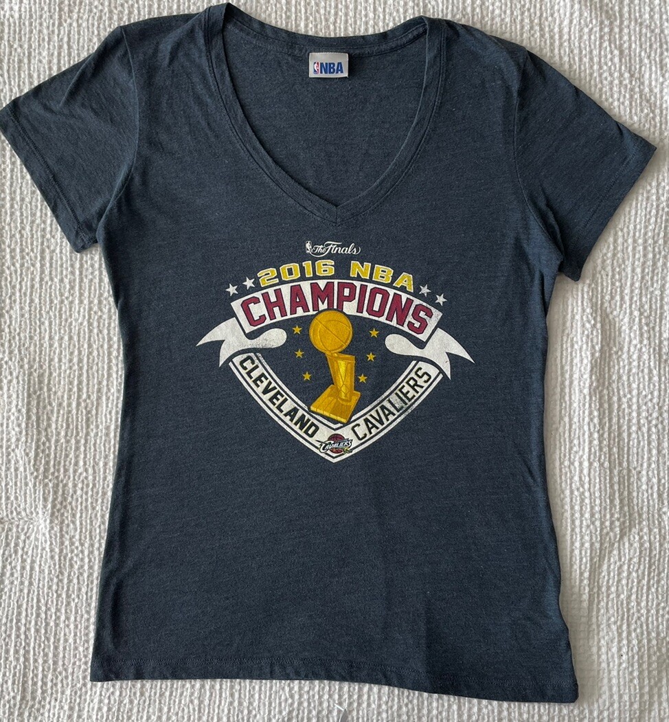 Cleveland Cavaliers Womens Medium T-shirt V-neck Gray NBA