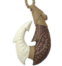 34MM CARVED COMPOSITE KOA WOOD WATER BUFFALO BONE HAWAIIAN FISH HOOK NECKLACE
