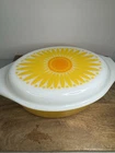 Vintage PYREX Daisy/Sunflower Oval Casserole With Lid #045 Nearly Mint Condition