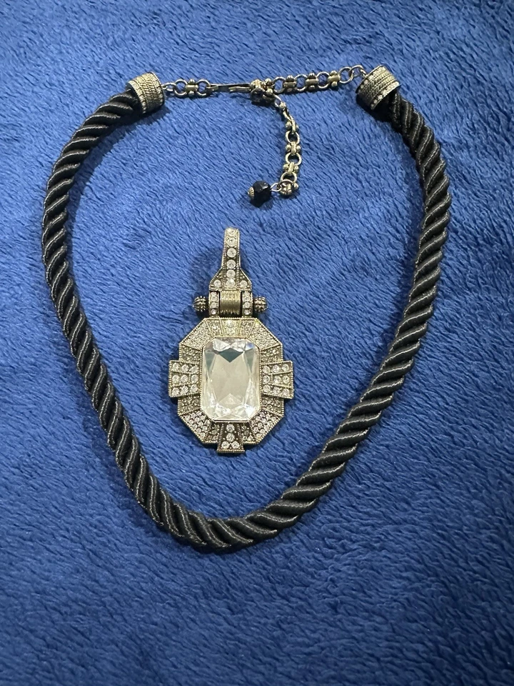 Colar de Cristal de Corda de Veludo Preto Heidi Daus, 16-21in - Imagem 3 de 4