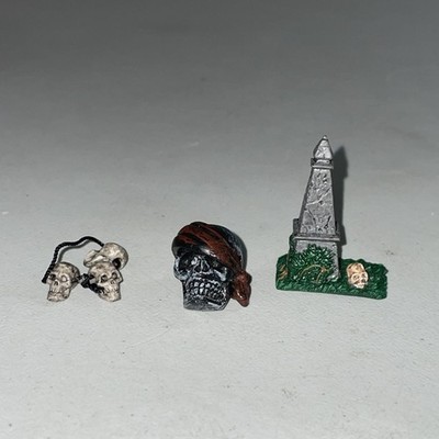 One Eyed Jack Pirate Skull + 3 Beaded Skulls + Obelisk Terrain Piece Toy Lot