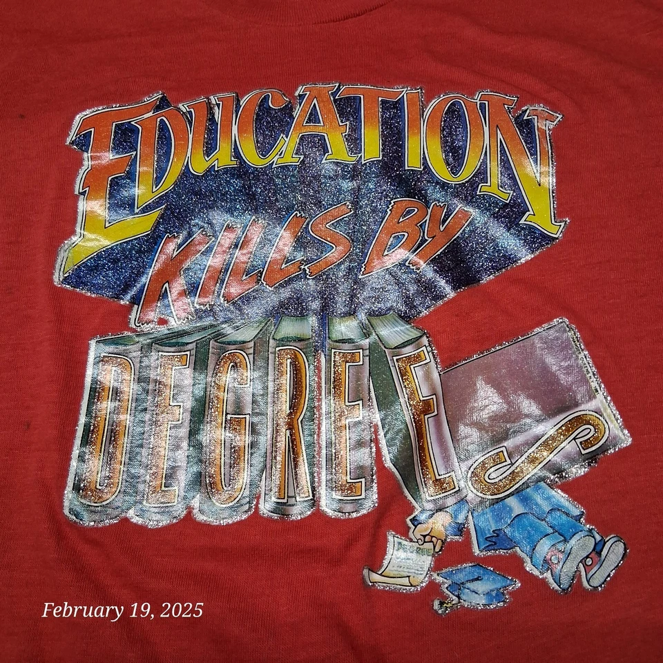 Винтажная футболка 5050 Education Kills by Degree средний размер красная одинарный шов - Изображение 2 из 4
