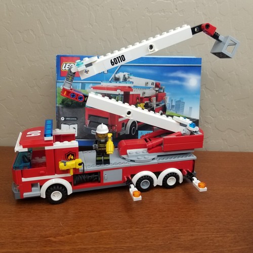 LEGO City 60110 Estación de Bomberos (2016) Retirado Helicóptero Coche Minifiguras Camión de Bomberos - Imagen 5 de 20