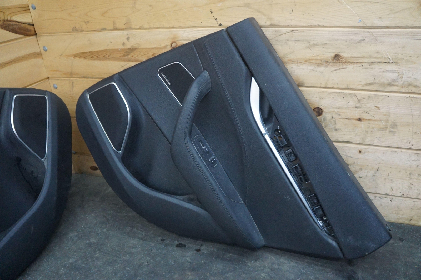 Set Of 2 Rear Left Right Door Trim Panel Black Oem Maserati Levante 2017+ *NOTE*