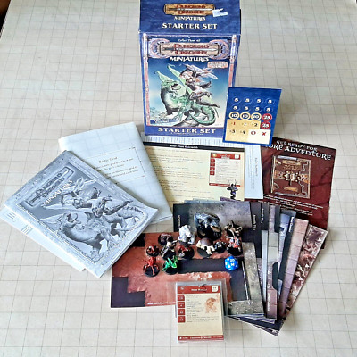  DUNGEONS & DRAGONS MINIATURES STARTER SET 2004  ABERRATIONS  12 MINIS  HOOK