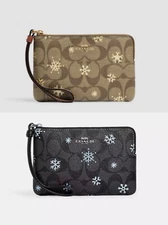 NWT Coach Corner Zip Wristlet In Signature Canvas With Snowflake Print CF286