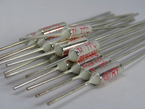 RY Sicherung Temperatur Thermo 250V 10A 77C 149F Axial Amp 10Amp 77°C 170,6°F TF 77 - Bild 18 von 21