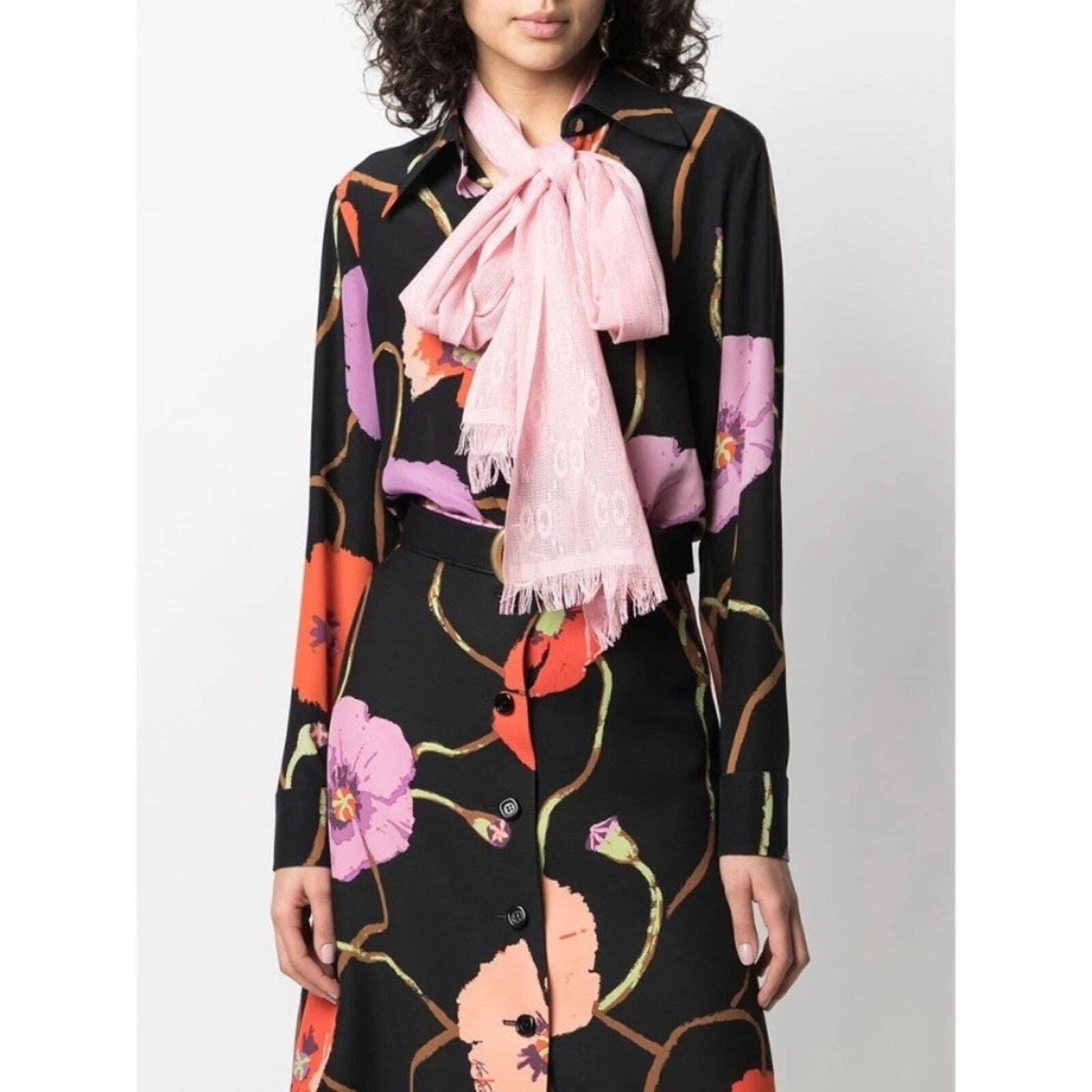Foulard rose shaby logo GUCCI GG neuf avec étiquette