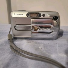 Fujifilm FinePix A340 Compact Camera 4.0MP 3x Optical Zoom Silver USB AA
