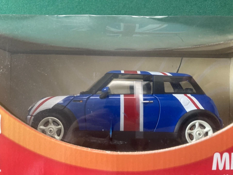 ERTL Austin Powers MINI COOPER Diecast Scale 1:18 - Image 3 of 4