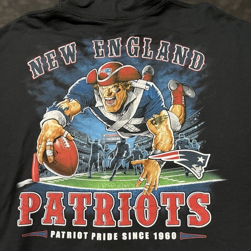 New England Patriots Sweatshirt Vintage Hoodie Majestic Salem Sports Superhero - Picture 2 of 9
