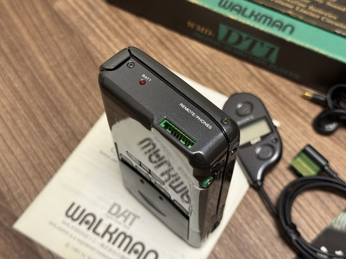 Sony Walkman WMD-DT1 Portable DAT Digital Audio Tape Player Made