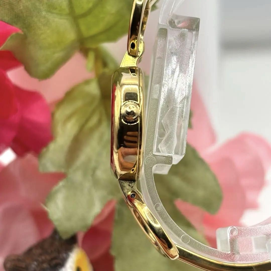 Gucci 1600 26mm Black Gold Quartz Ladies Watch JAPAN Near Mint