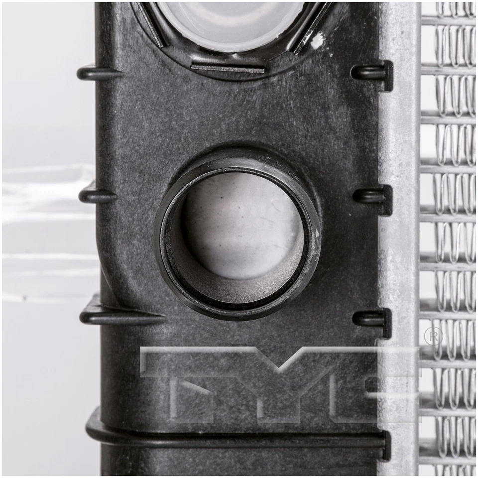 TYC 2003 Radiator Assembly For 96-05 Chevrolet GMC Astro Safari Foto 4 de 4