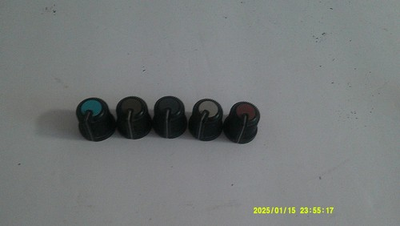 #ad Peavey XR 800 Powered Mixing Console 5 Differant Colored Knobs $30.00