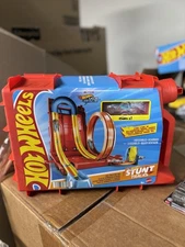 HOT WHEELS Stunt Track Builder Fuel Can Box Toy Car Playset by Mattel-NEW