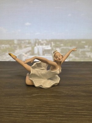 Vintage Wallendorf Germany Porcelain Ballerina Figurine - Swan Open Arms Dancer