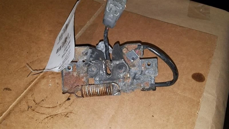 Mazda Mazda6 2008 pestillo de capó Foto 3 de 4