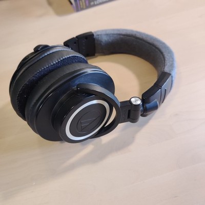 Audio Technica ath-m50xBT wireless/wired Studio Monitor Headphones