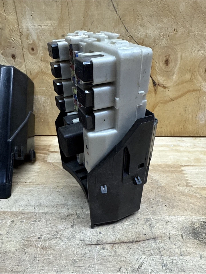 2006-2010 Infiniti M35X M45X IPDM Power Supply Module Fuse Box Relay 284B7EG000 Foto 4 de 4