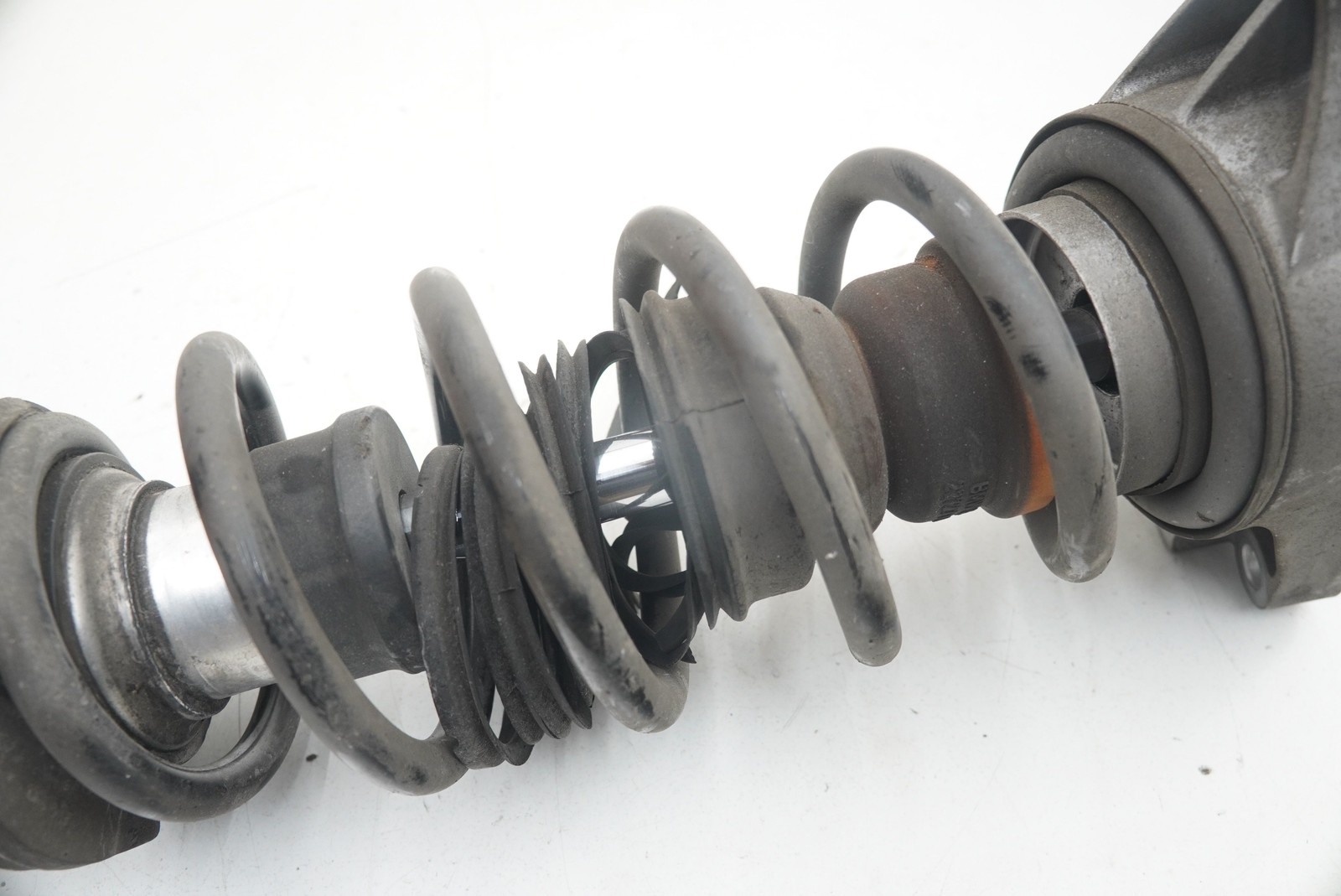 Rear Right Shock Absorber Spring Coil Strut 37106859361 OEM BMW i8 2014-17