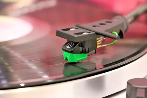 Vente de Diamants et Saphirs de rechange pour platine vinyle