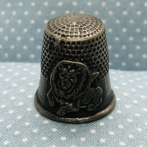 Vtg Souvenir Pewter Thimble w/ Lion Emblem