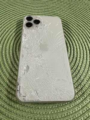 Apple iPhone 11 Pro - 64 GB - Silver BACK C, FRONT C, NO FACE ID, LOW. BAT.