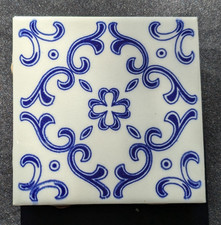 VINTAGE 1960s MEXICAN HAND-PAINTED CERAMIC TILE FOOTED TRIVET MATCH BOXES HOLDER