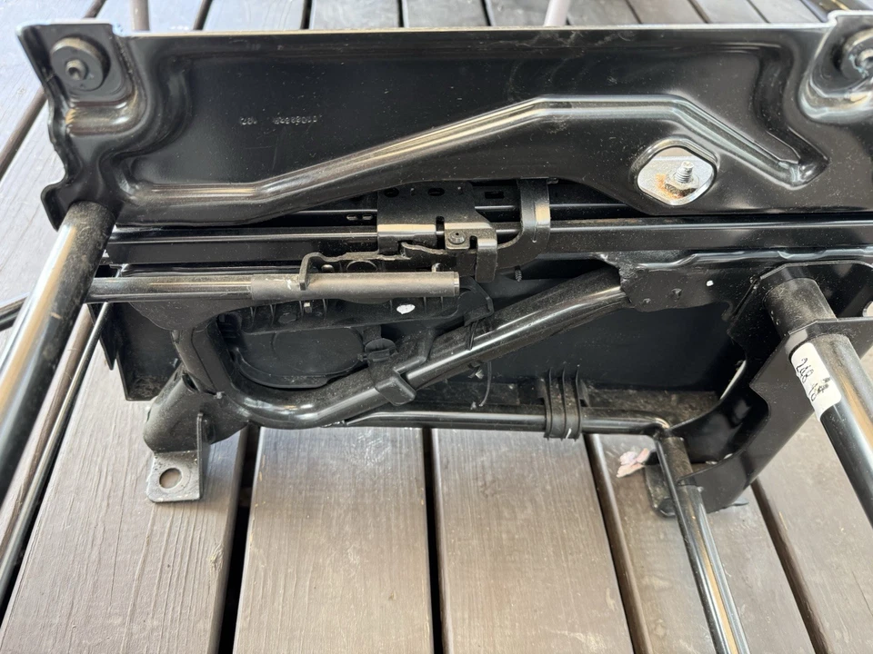 Dodge RAM Promaster 1500 2500 3500 2014-2024 furgoneta base de asiento de pasajero derecho OEM Foto 4 de 4