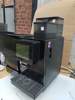 FRANKE A400 COMMERCIAL BEAN TO CUP FULLY AUTOMATIC COFFEE MACHINE MILK FRIDGE