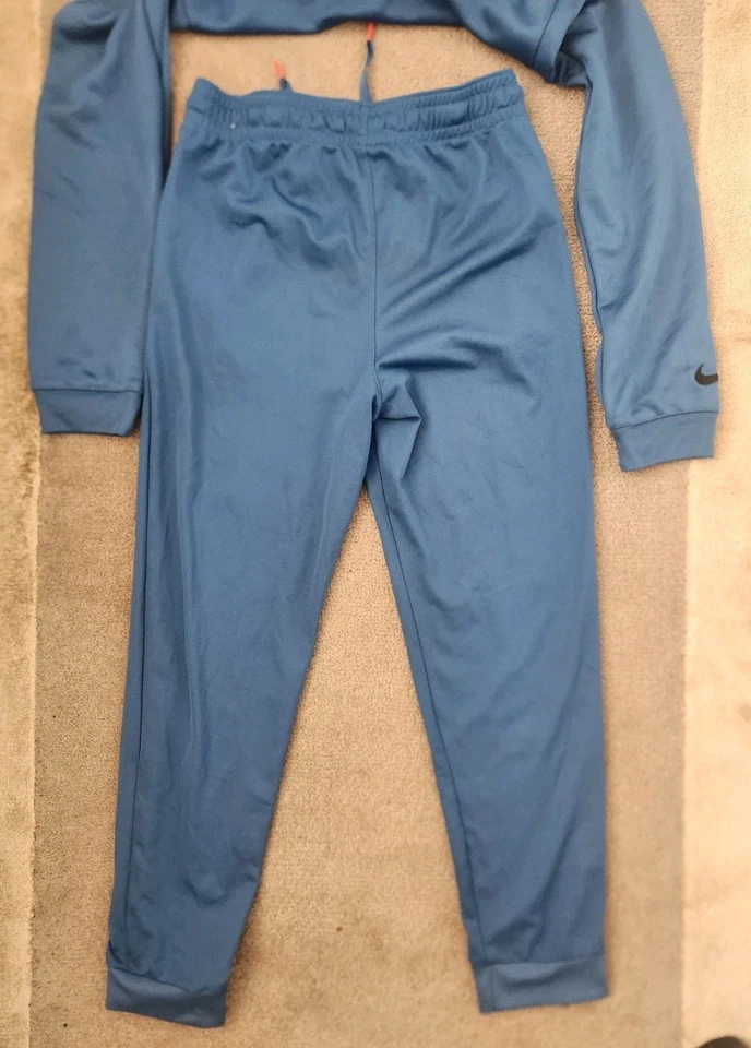Nike dri-fit boys blue tracksuit size L 147cm- 158cm age 12-13 years tapered leg - Image 4 of 4