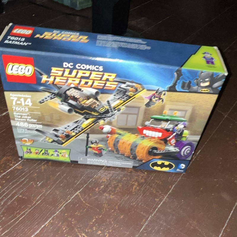 LEGO DC Comics Super Heroes 76013 Batman Joker Steam Roller 486pcs Age 7-14