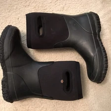 Youth Rain/ Snow Insulated/ Waterproof Black Bogs Size 4