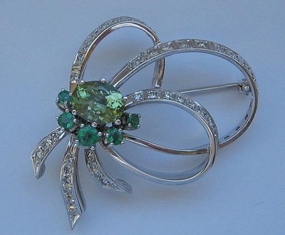 Ansteck Nadel Brosche mit Peridot Diamanten Smaragde 14 Kt 585 Weiß gold 
