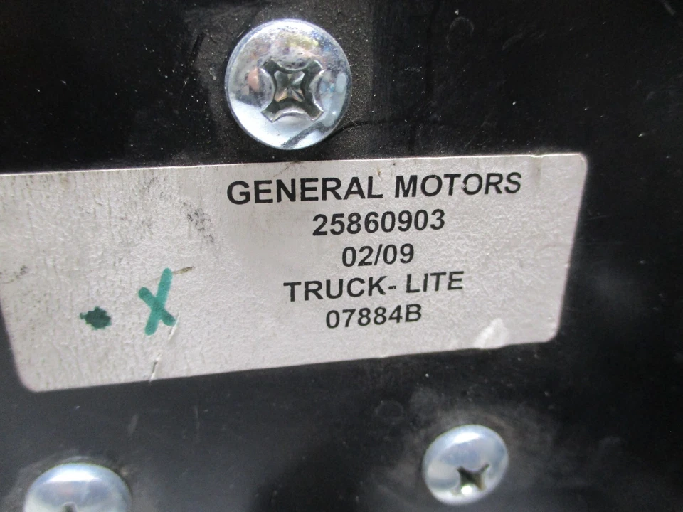 Take-Off GM OEM Rear Tail Light Brake Lamp Right Red/Clear with Bracket Harness - Image 3 of 4