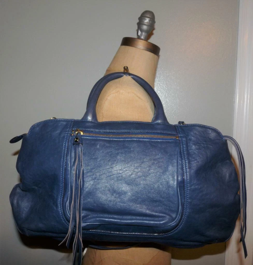 Tre Vero Beautiful Blue Leather 2 Way Carry Purse