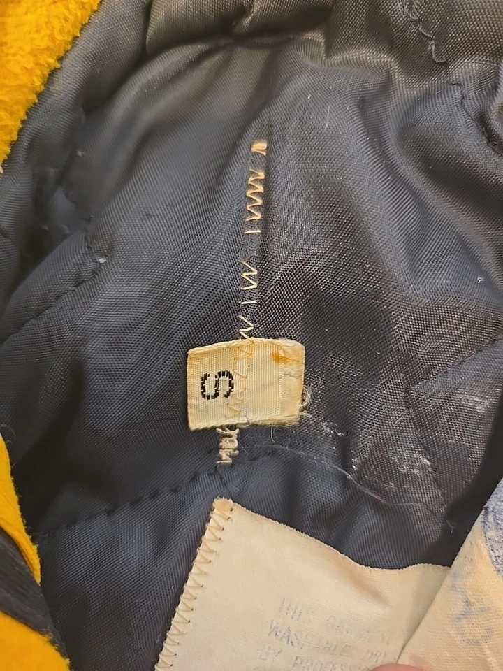 Chaqueta pequeña vintage DeLong Sportswear Varsity para mujer Cherokke Iowa negra  Foto 3 de 4