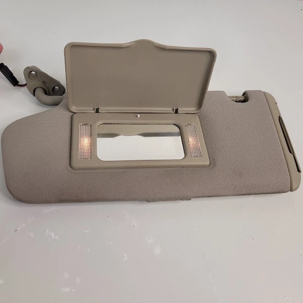 Parasol Subaru Outback 2002-2005 lado del conductor tela topo con luz espejo OEM Foto 2 de 4