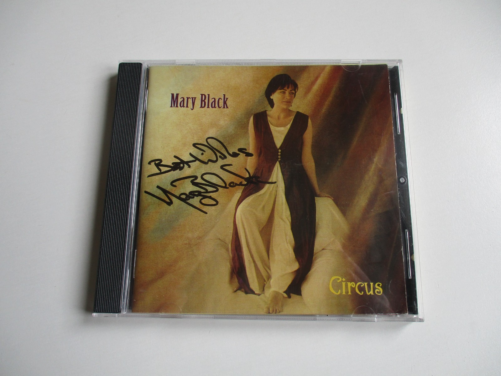 MARY BLACK - RARE HAND SIGNED CD ALBUM - CIRCUS - AUTOGRAPHED