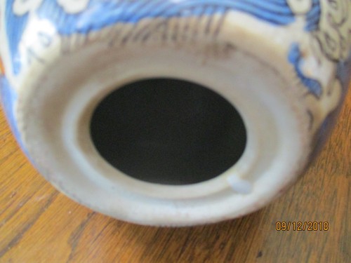 RARE ANTIQUE ARTISTICALLY CRAFTED 9" X 5 1/2" SATSUMA 'KOI FISH' PORCELAIN EGG - Picture 16 of 18