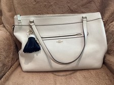 D39b Coach Pebble Leather Cream Color Shoulder Purse. B1757-F54687. ST135