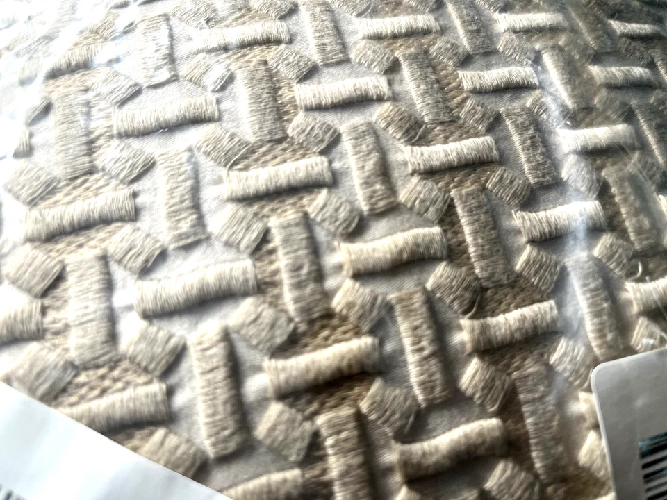 COLECCIÓN HOTEL Almohada Geo Decorativa Azulejos, 18" x 18" (Nueva con Etiquetas) Foto 4 de 4