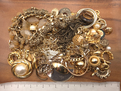 Vintage-Now 1+ Pound Gold Tone JUNK Broken CRAFT Chains Jewelry Making Lot 11