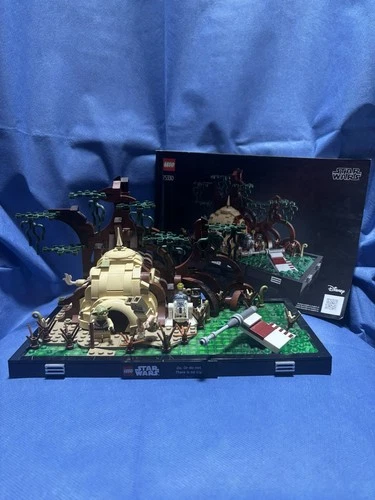 LEGO Star Wars: Dagobah Jedi Training Diorama (75330)Used 100% Complete w/ Minis